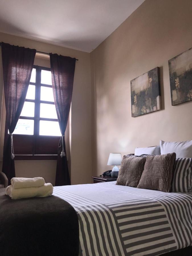 Hotel En El Centro Historico Cuenca Esterno foto